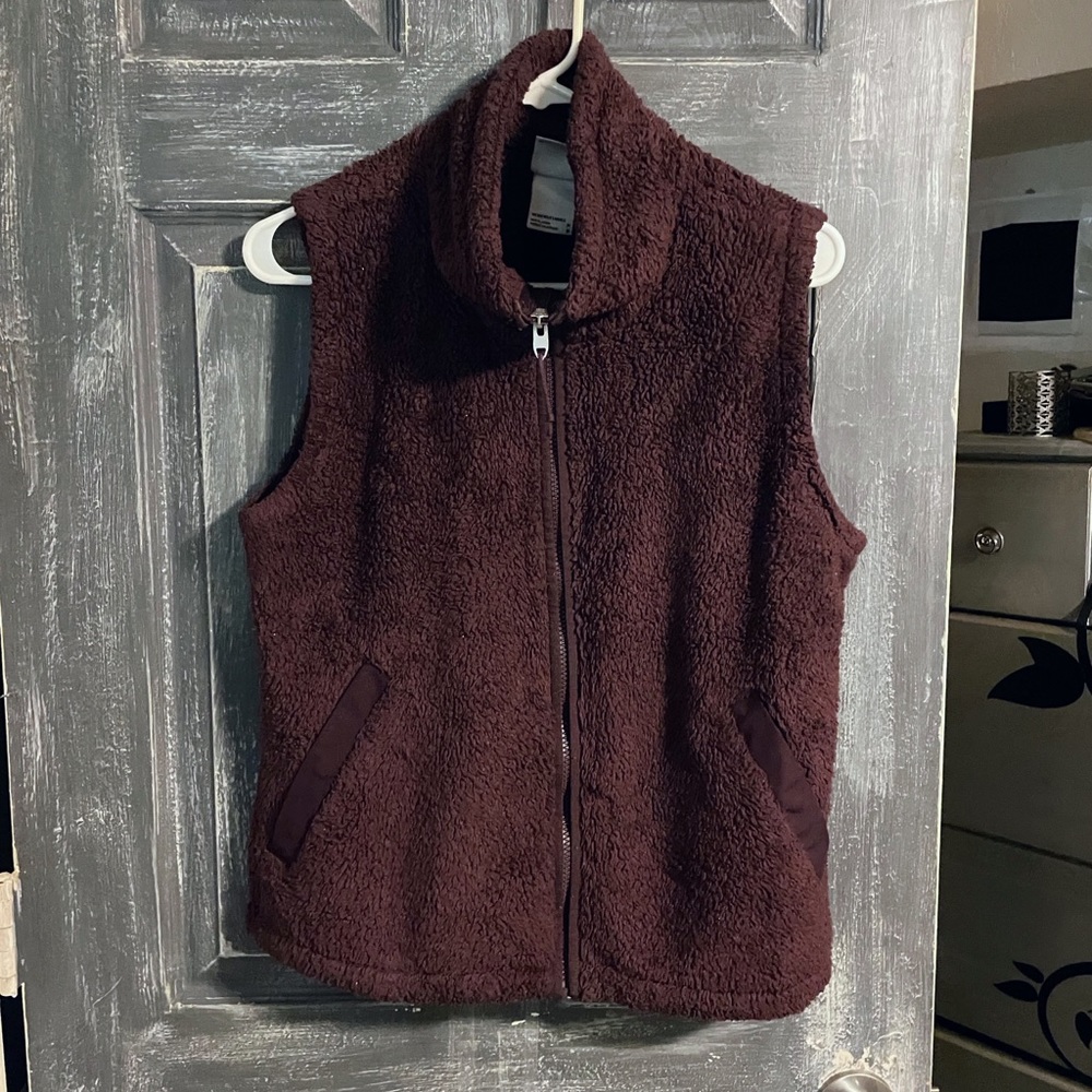 The North Face furry fleece vest size medium woman’s